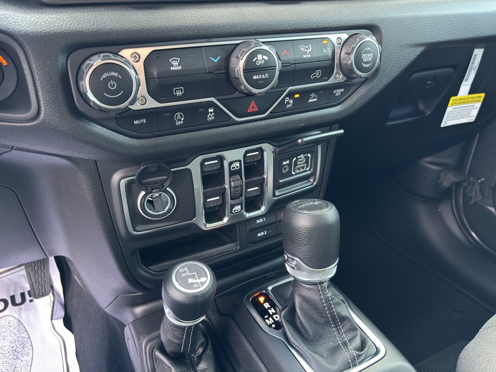 2025 Jeep Gladiator Sport photo 24