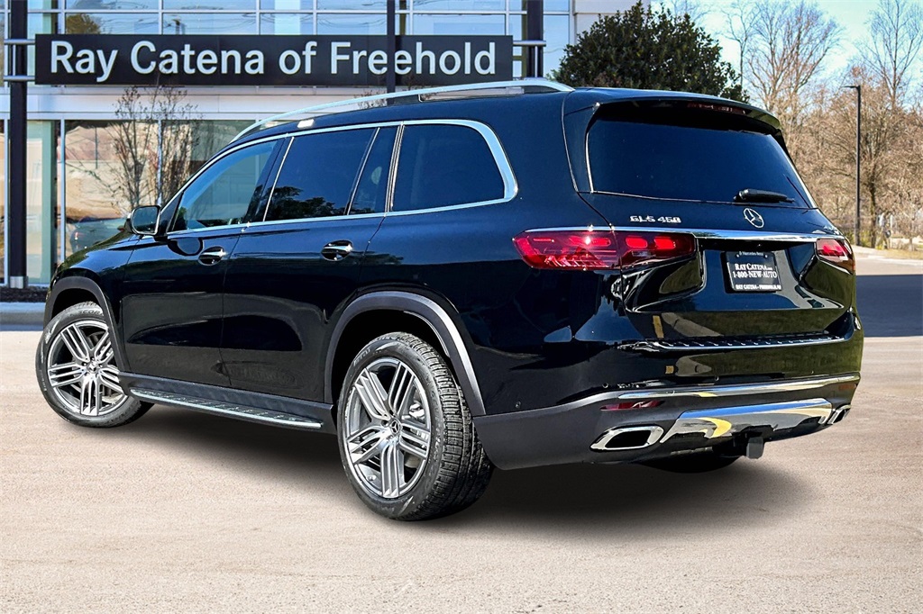 2026 Mercedes Benz GLS 450 4MATIC photo 3