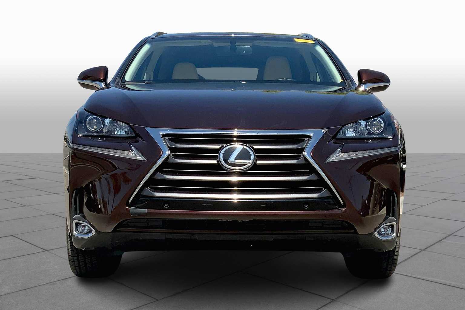 2017 Lexus NX 200t Luxury photo 3