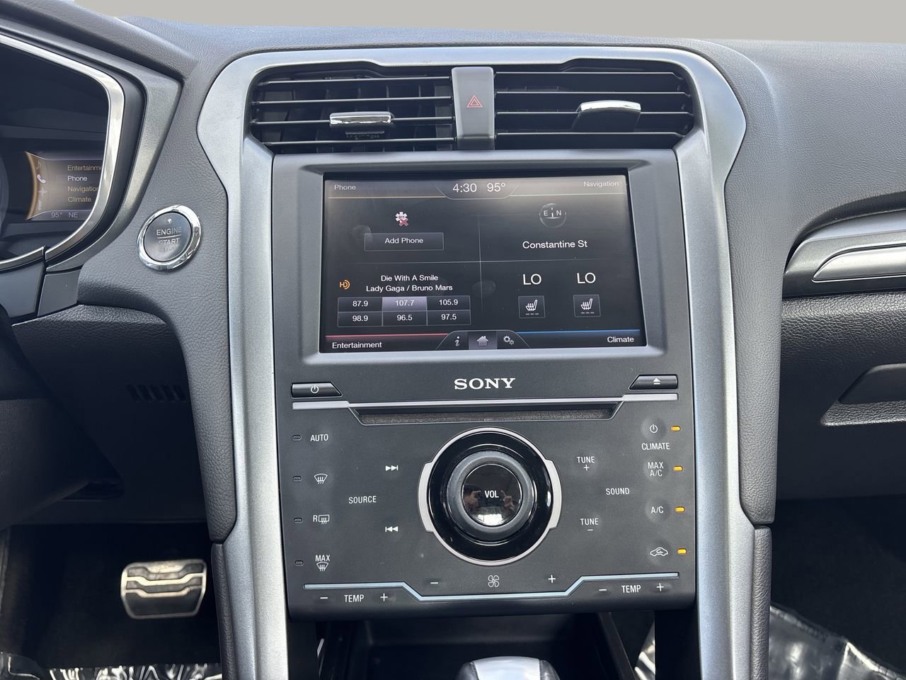 2014 Ford Fusion Titanium photo 20