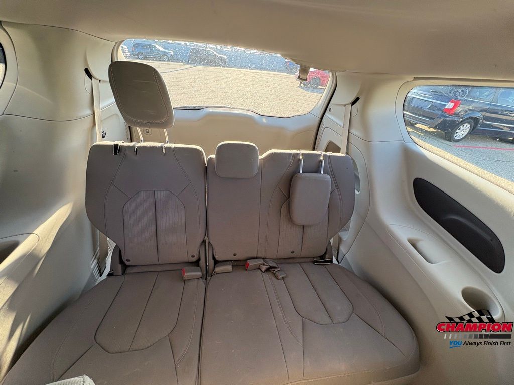 2018 Chrysler Pacifica Touring Plus photo 17