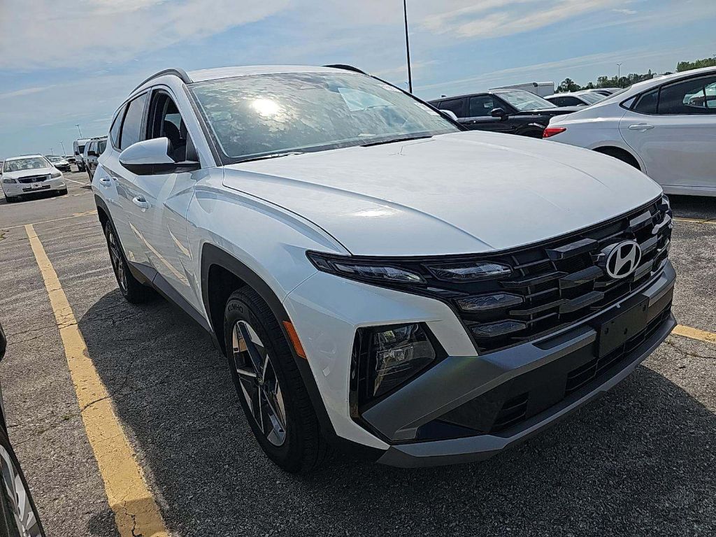2025 Hyundai Tucson SEL photo 2