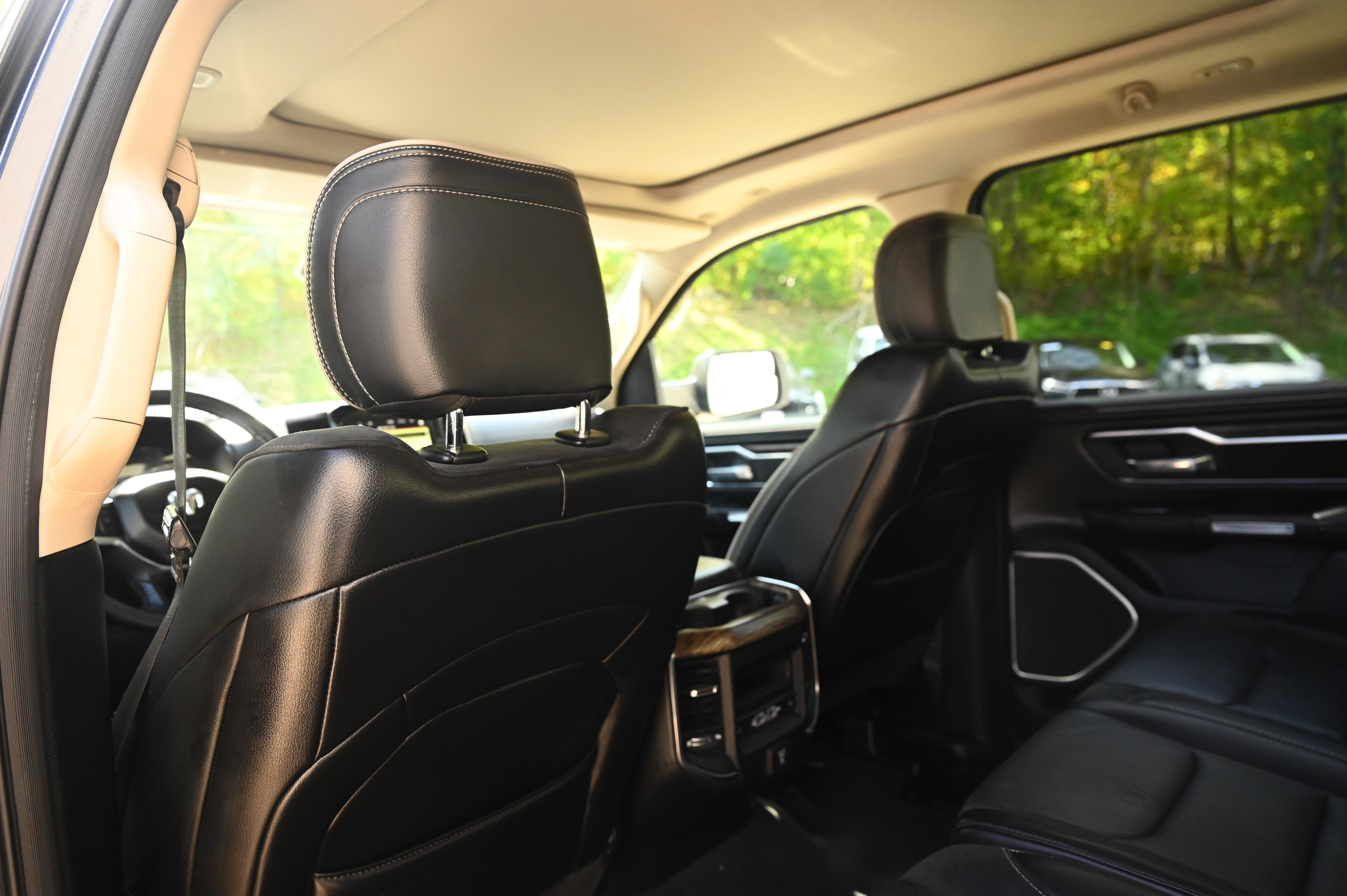 2019 Ram 1500 Laramie photo 18