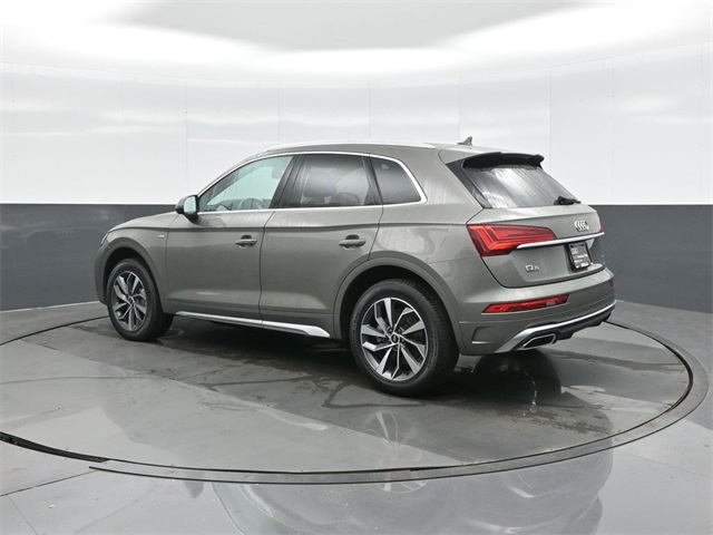 2023 Audi Q5 45 S line Premium photo 2