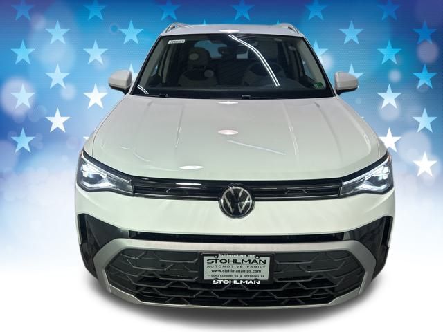2025 Volkswagen Taos SE photo 8