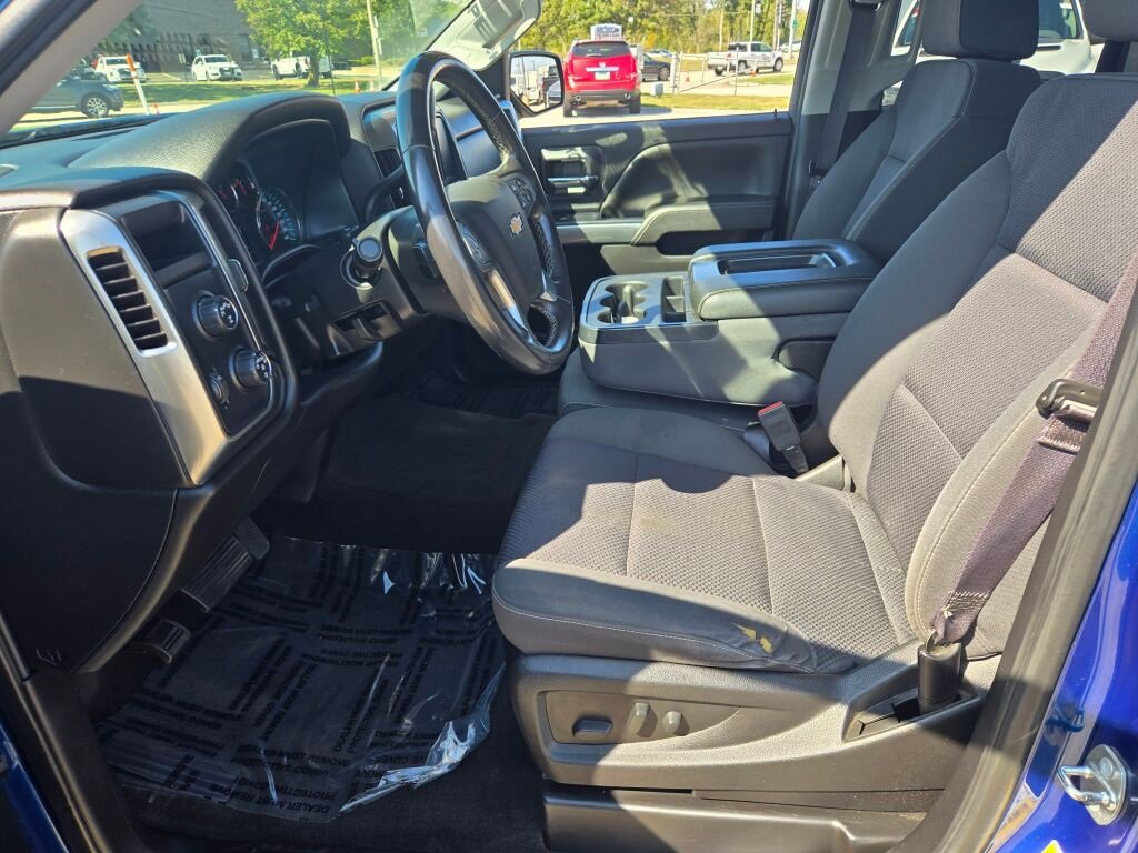 2017 Chevrolet Silverado 1500 LT photo 16