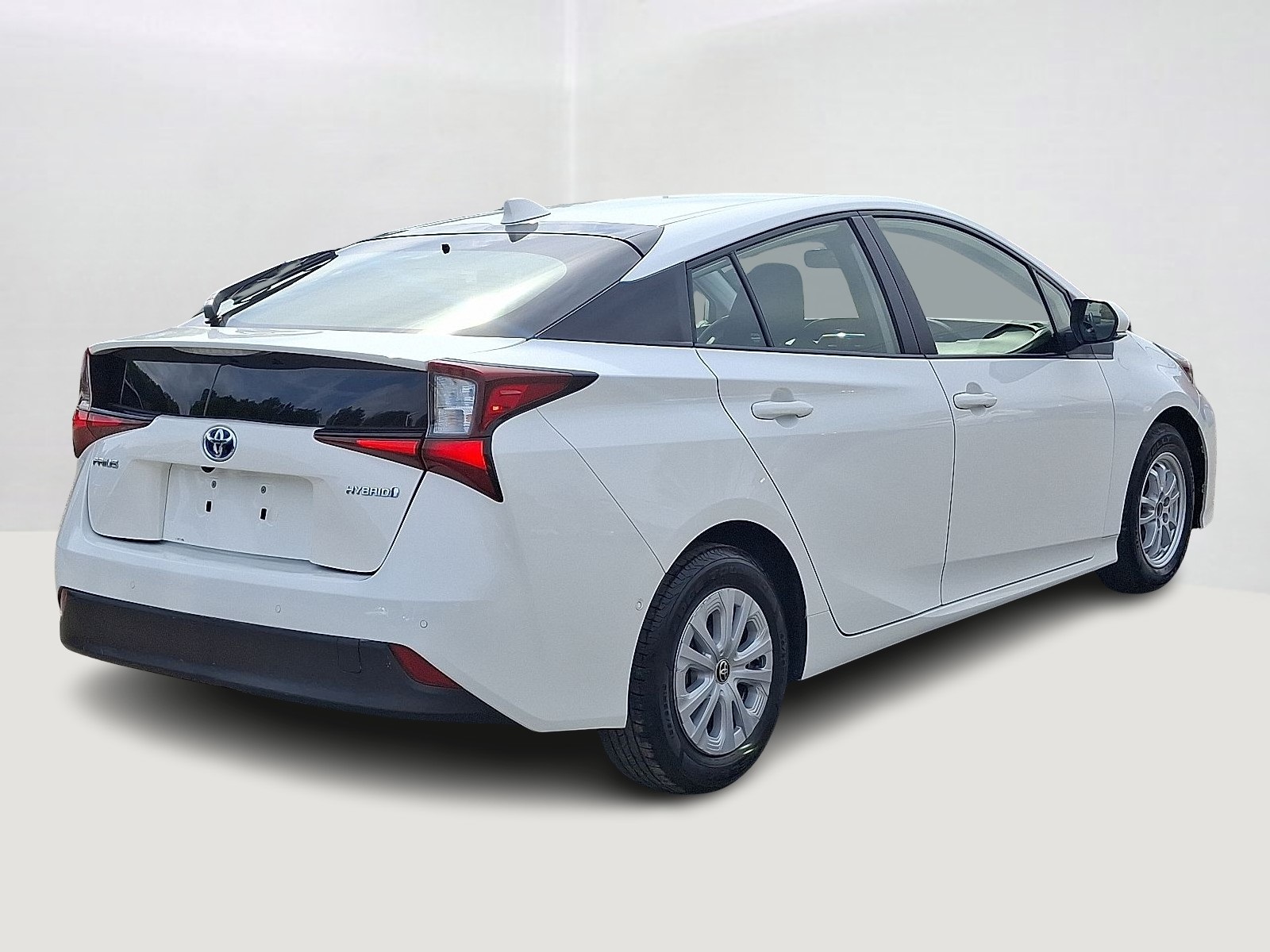 2022 Toyota Prius L Eco photo 4