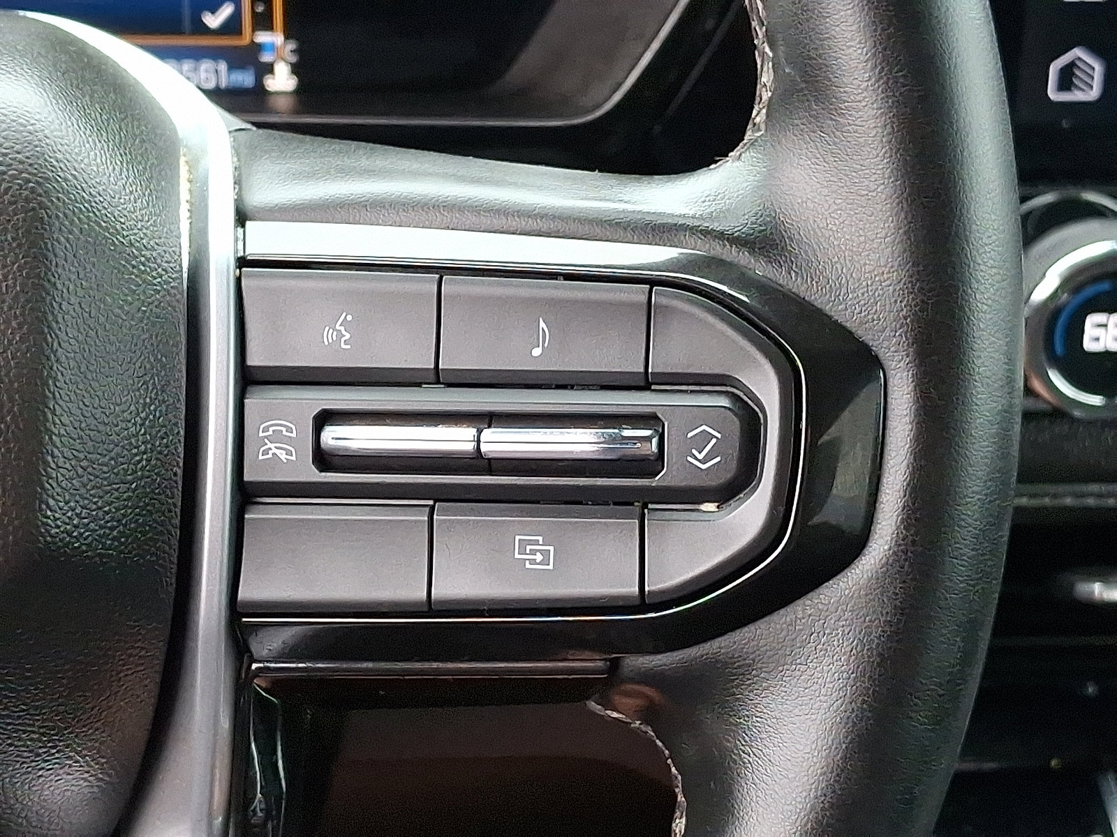 2023 Chevrolet Colorado LT photo 17