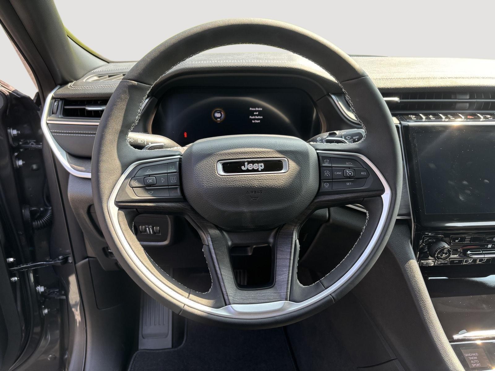 2025 Jeep Grand Cherokee Limited photo 15