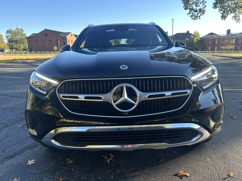 2025 Mercedes Benz GLC 300 4MATIC photo 2