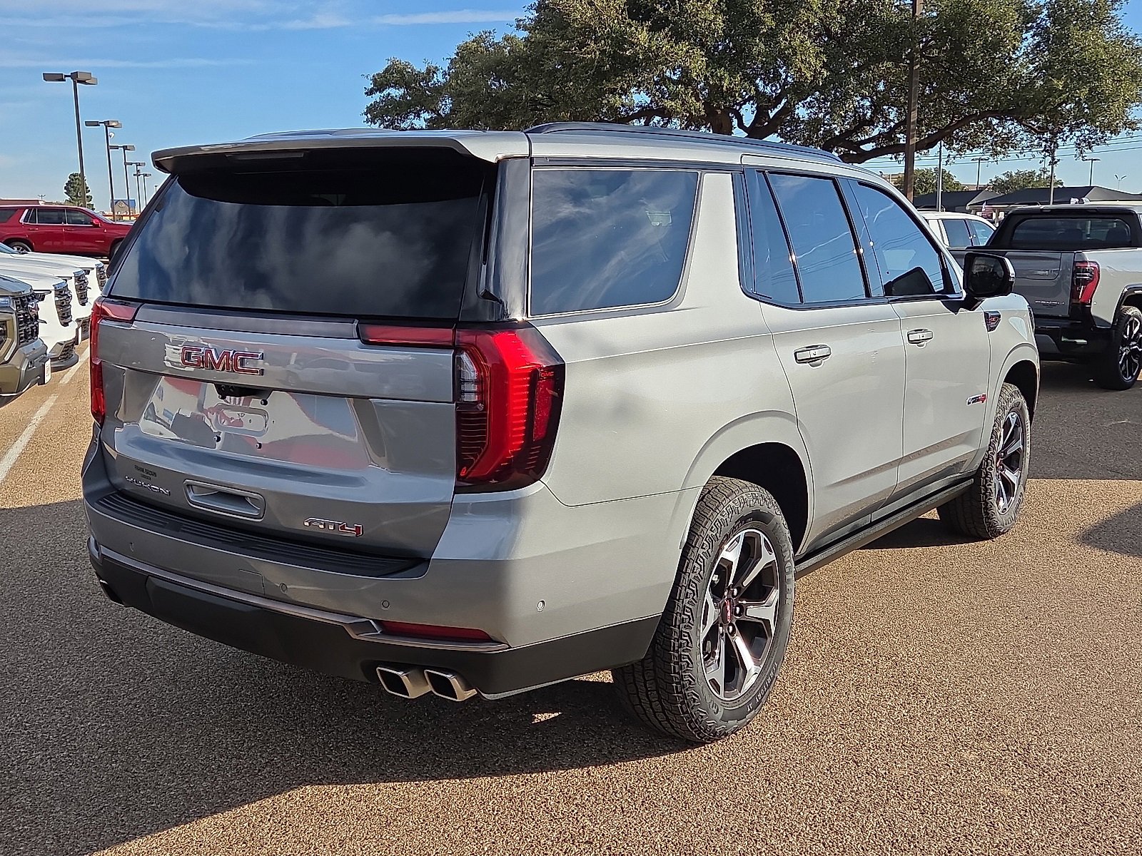 2025 Gmc Yukon AT4 Ultimate photo 4