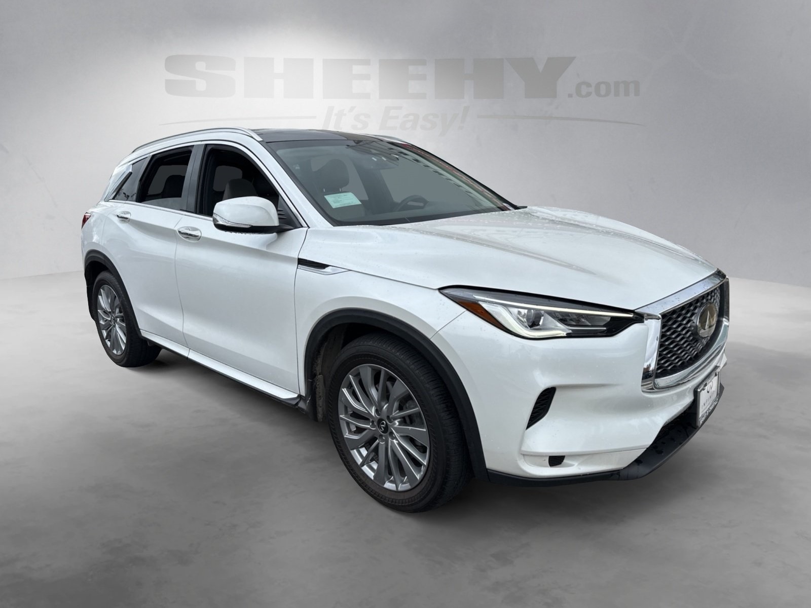 2025 Infiniti QX50 Luxe AWD photo 2