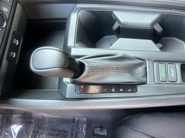 2025 Honda Accord LX photo 18
