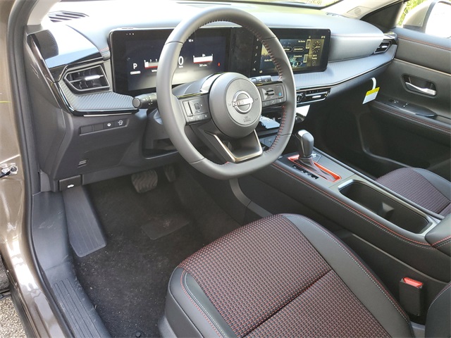 2025 Nissan Kicks SR photo 10