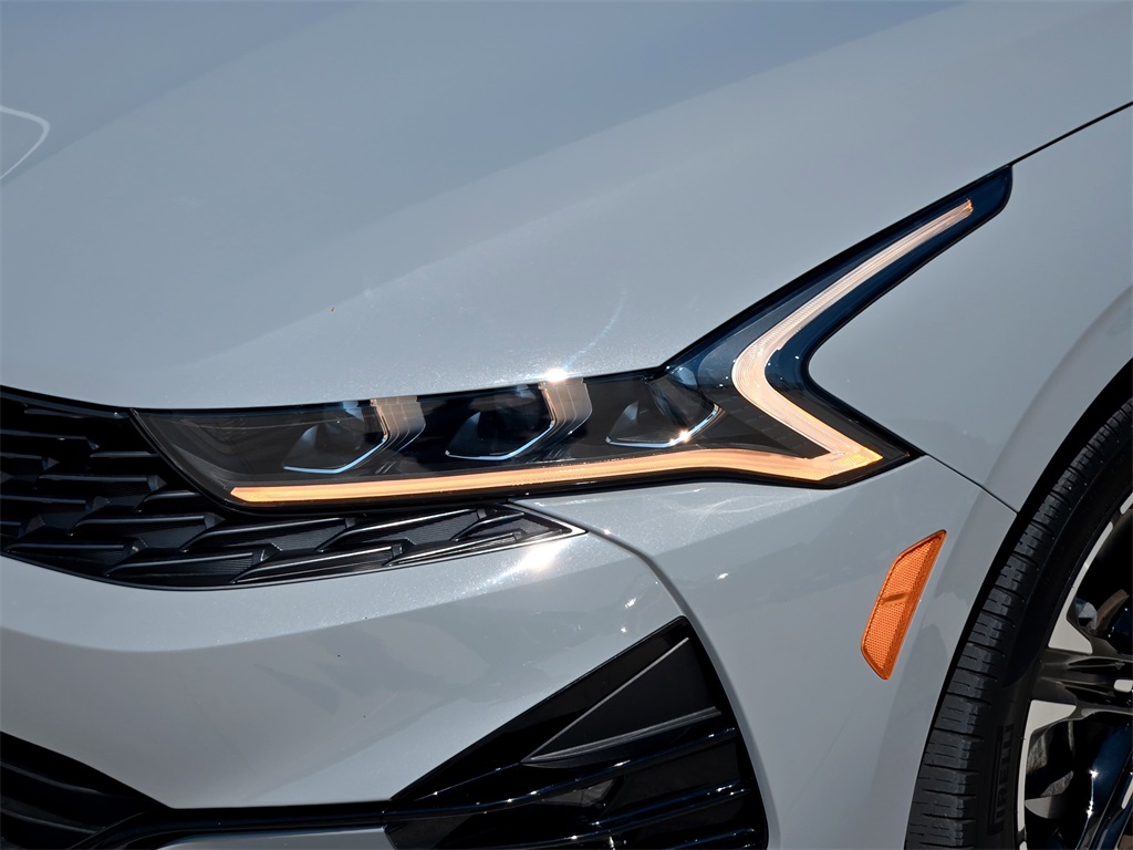 2024 Kia K5 GT-Line photo 3