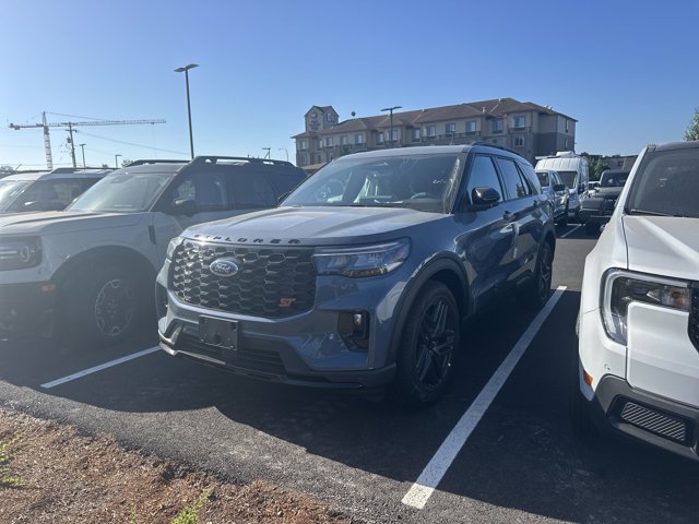 2025 Ford Explorer ST photo 6