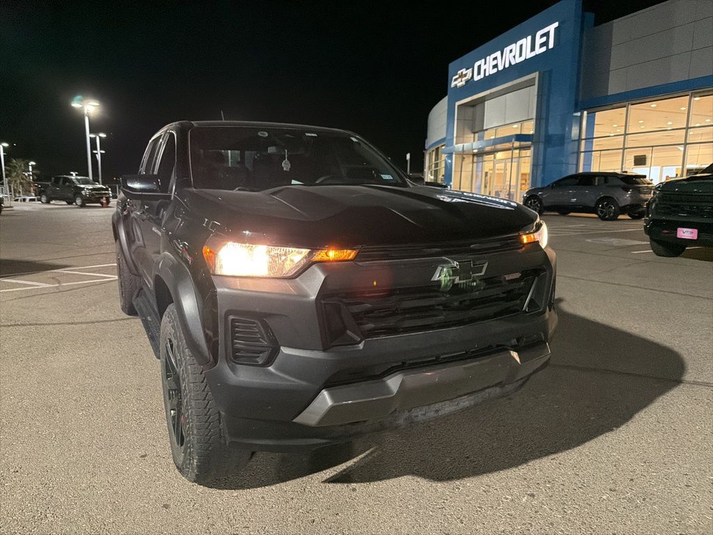 2023 Chevrolet Colorado Trail Boss photo 2