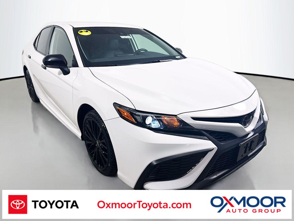 2022 Toyota Camry SE Nightshade's photo