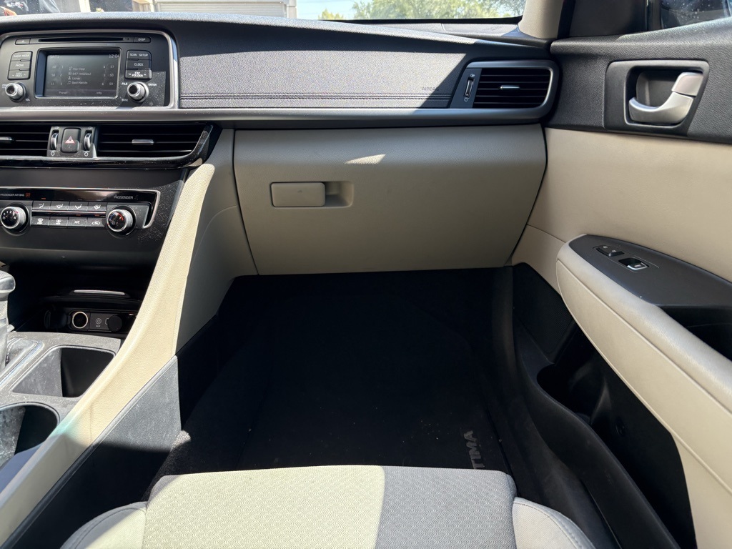 2016 Kia Optima LX photo 5