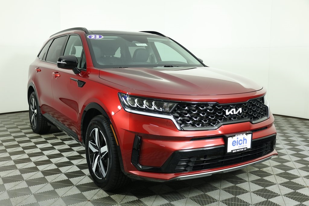 2023 Kia Sorento S's photo