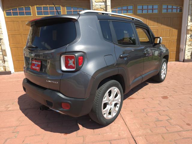 2016 Jeep Renegade Limited photo 3