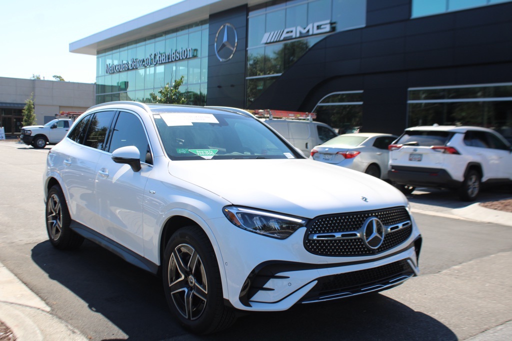 2025 Mercedes Benz GLC 350e 4MATIC photo 2