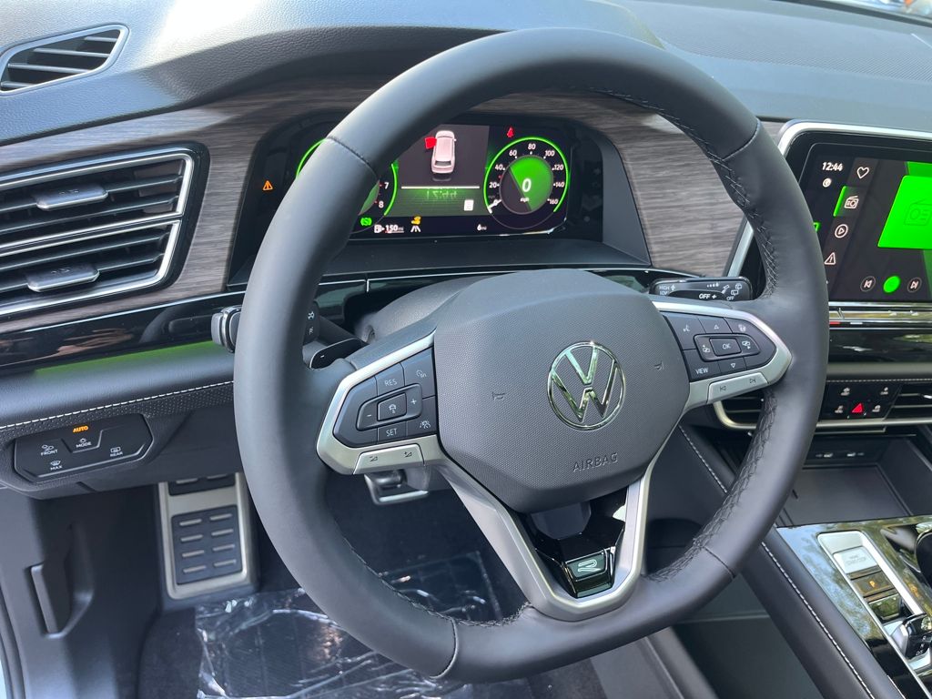 2026 Volkswagen Atlas SEL Premium R-Line photo 9