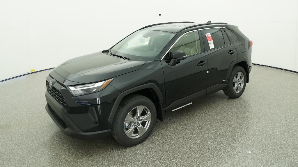 2025 Toyota RAV4 XLE's photo