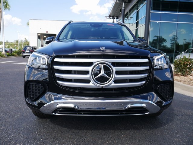 2026 Mercedes Benz GLS 450 4MATIC photo 2