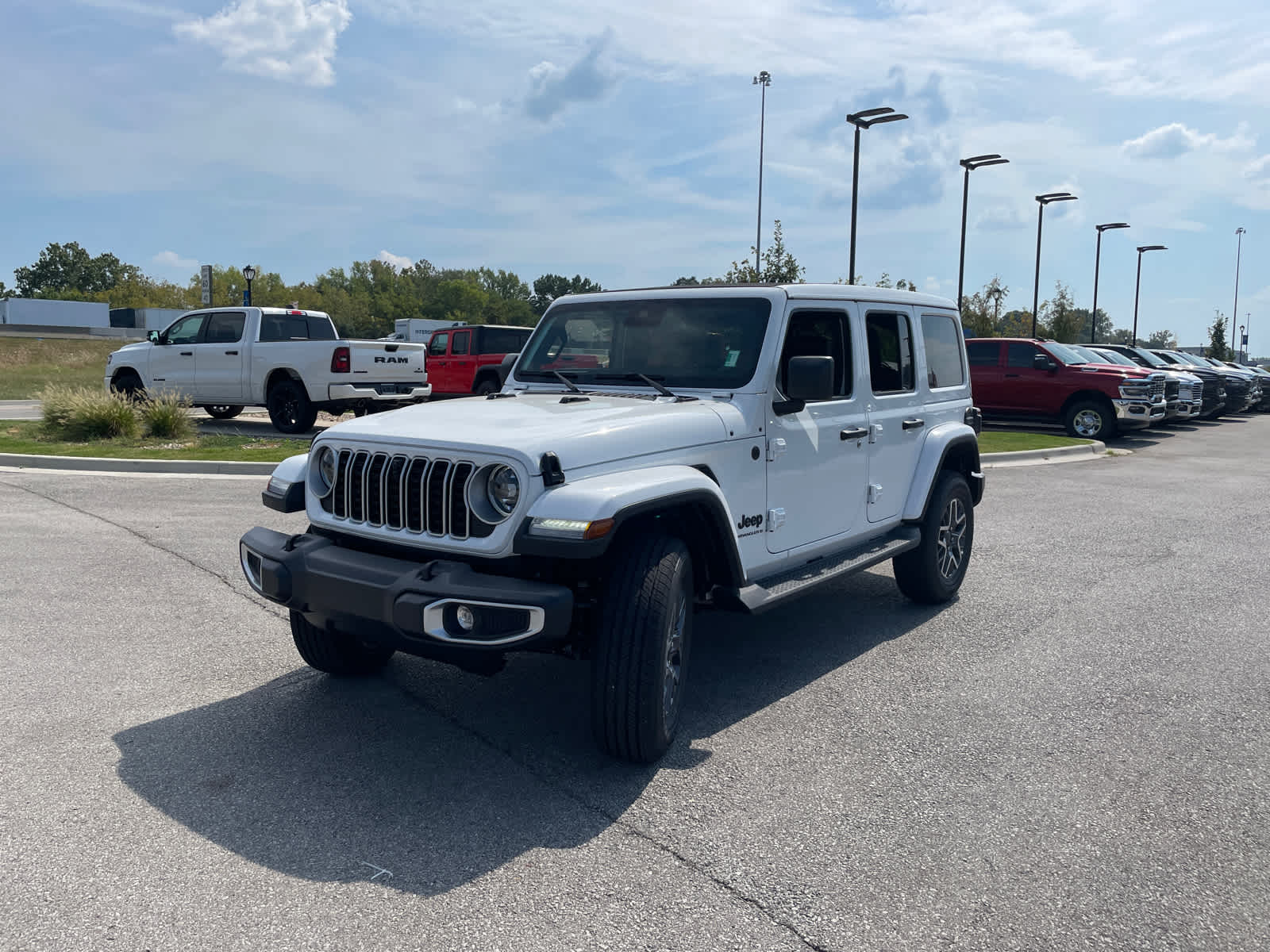 2025 Jeep Wrangler Sahara photo 4