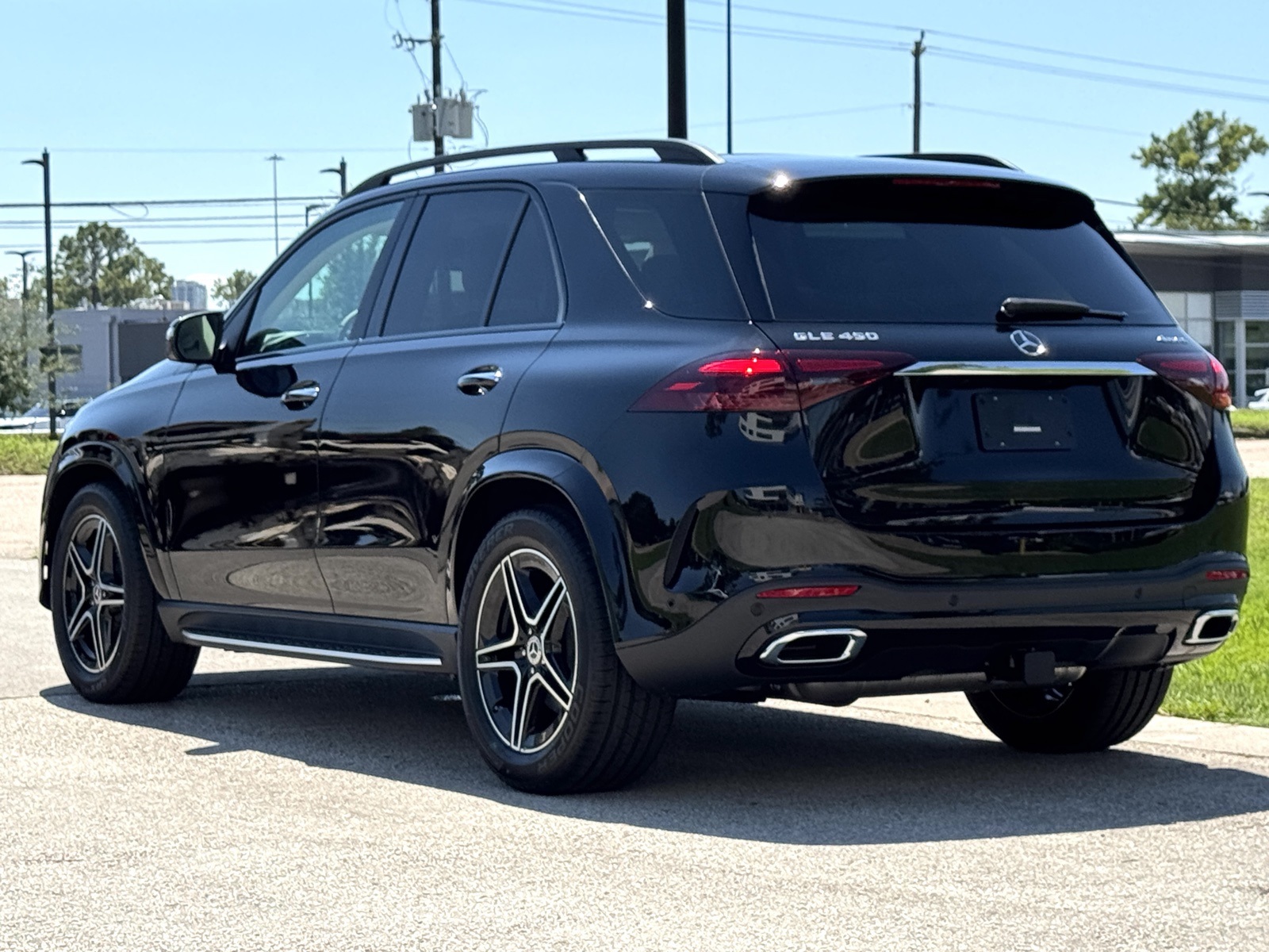 2026 Mercedes Benz GLE 450 4MATIC photo 3