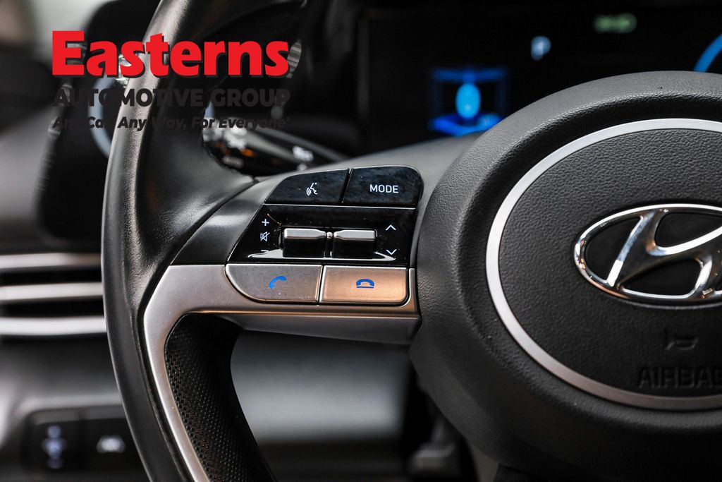 2022 Hyundai Elantra SEL Convenience photo 14