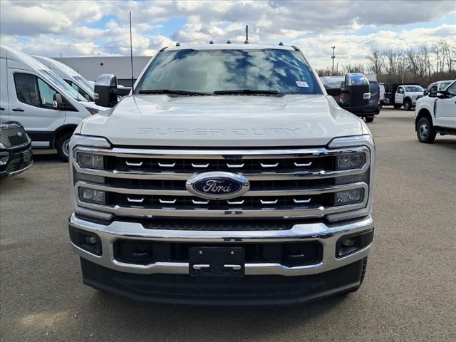 2025 Ford F-250 Lariat photo 2