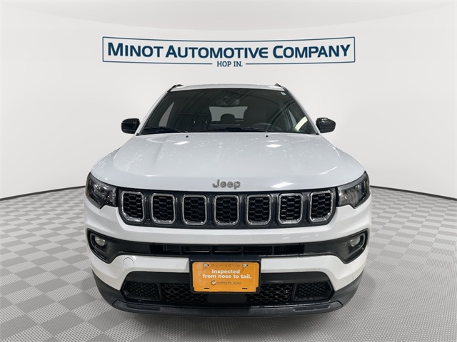 2024 Jeep Compass Latitude photo 3
