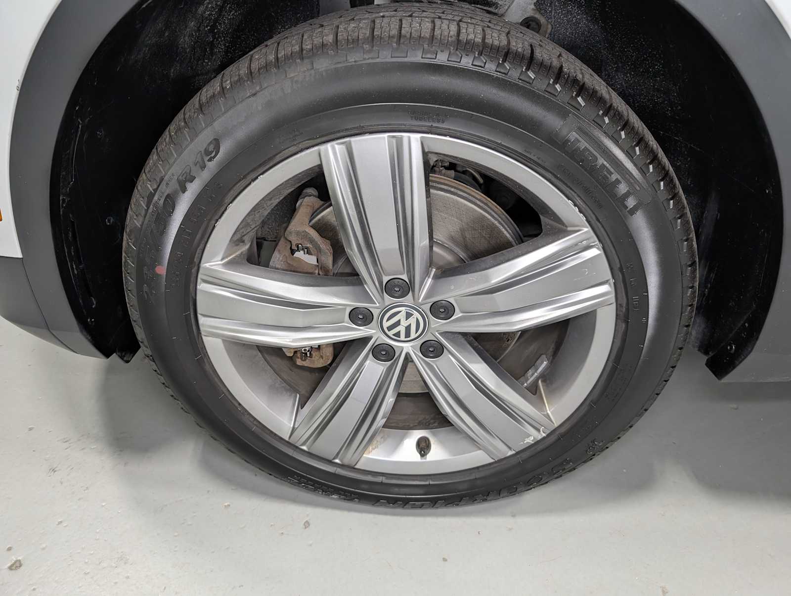 2020 Volkswagen Tiguan SEL photo 3