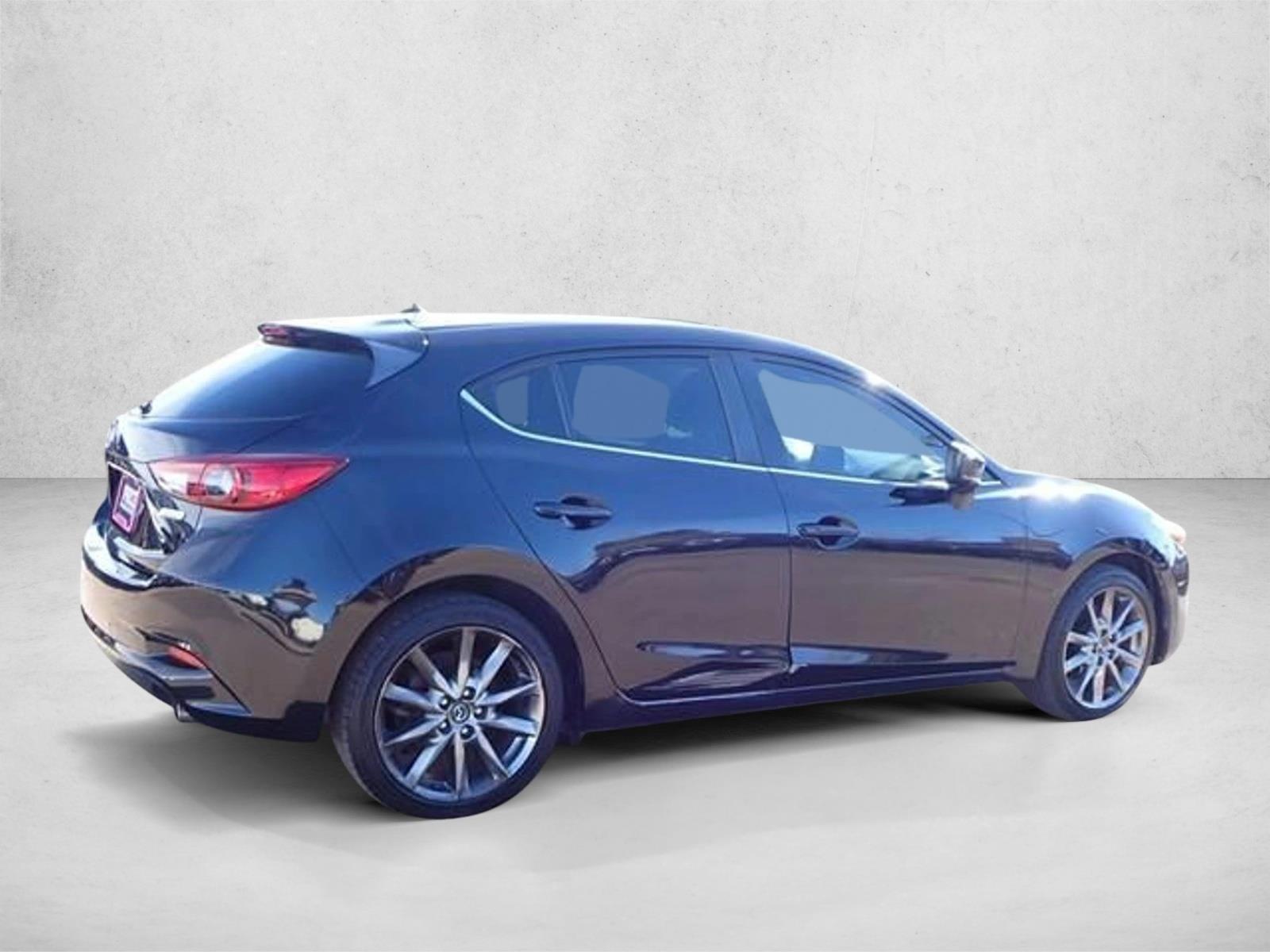 2018 Mazda Mazda3 Touring Hatchback photo 4