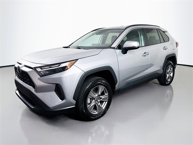 2024 Toyota RAV4 XLE photo 4