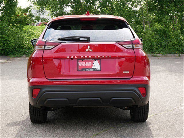 2024 Mitsubishi Eclipse Cross LE photo 4