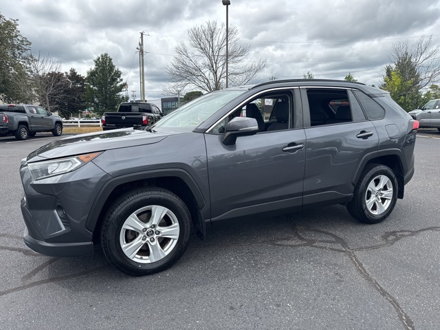 2019 Toyota RAV4 XLE photo 5