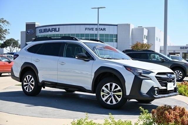 2025 Subaru Outback Premium's photo