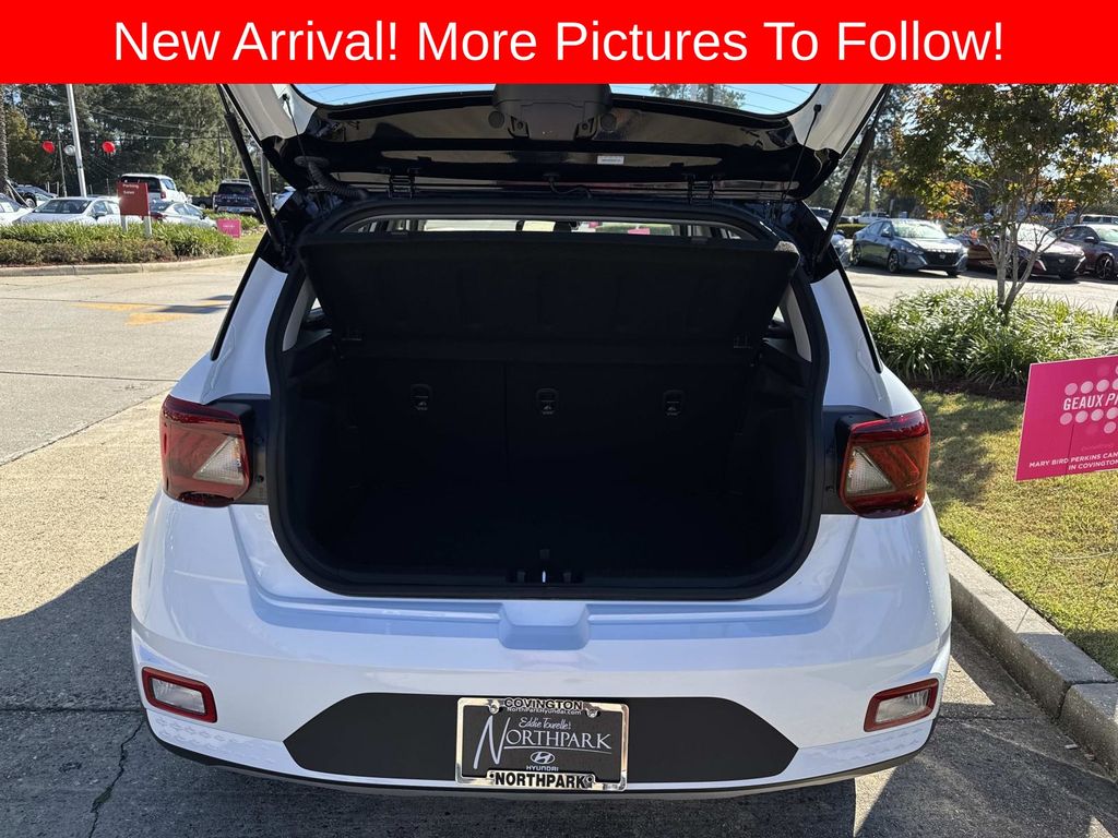 2025 Hyundai Venue Limited photo 4