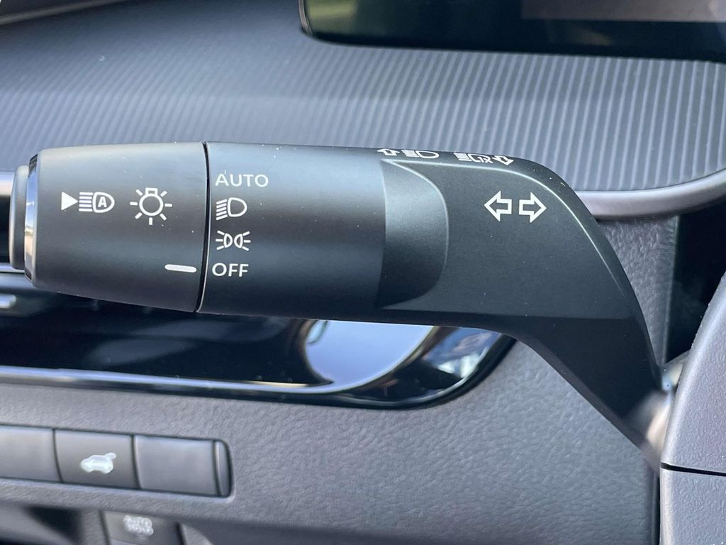 2025 Nissan Murano SV photo 16