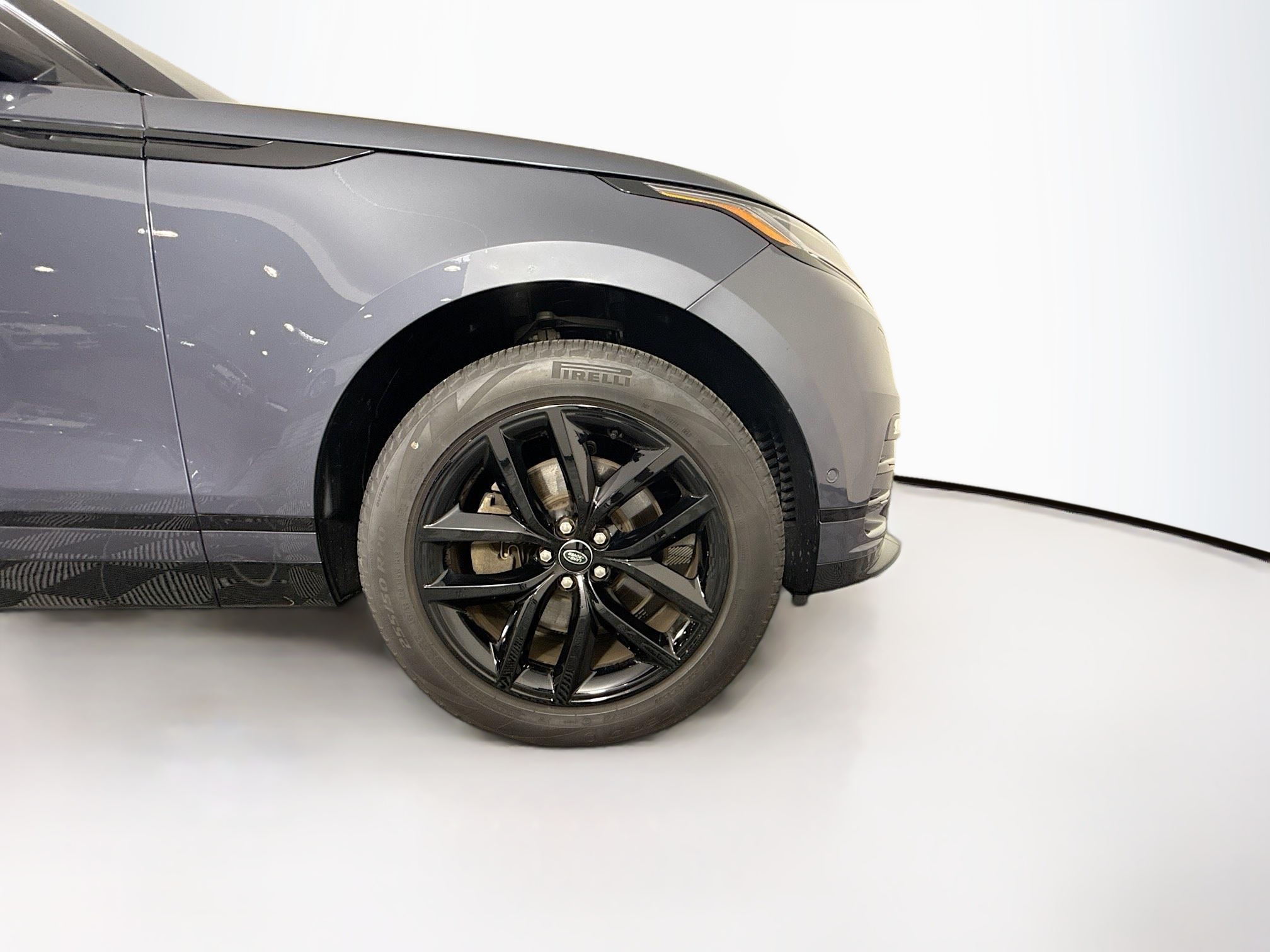 2025 Land Rover Range Rover Velar SE photo 9