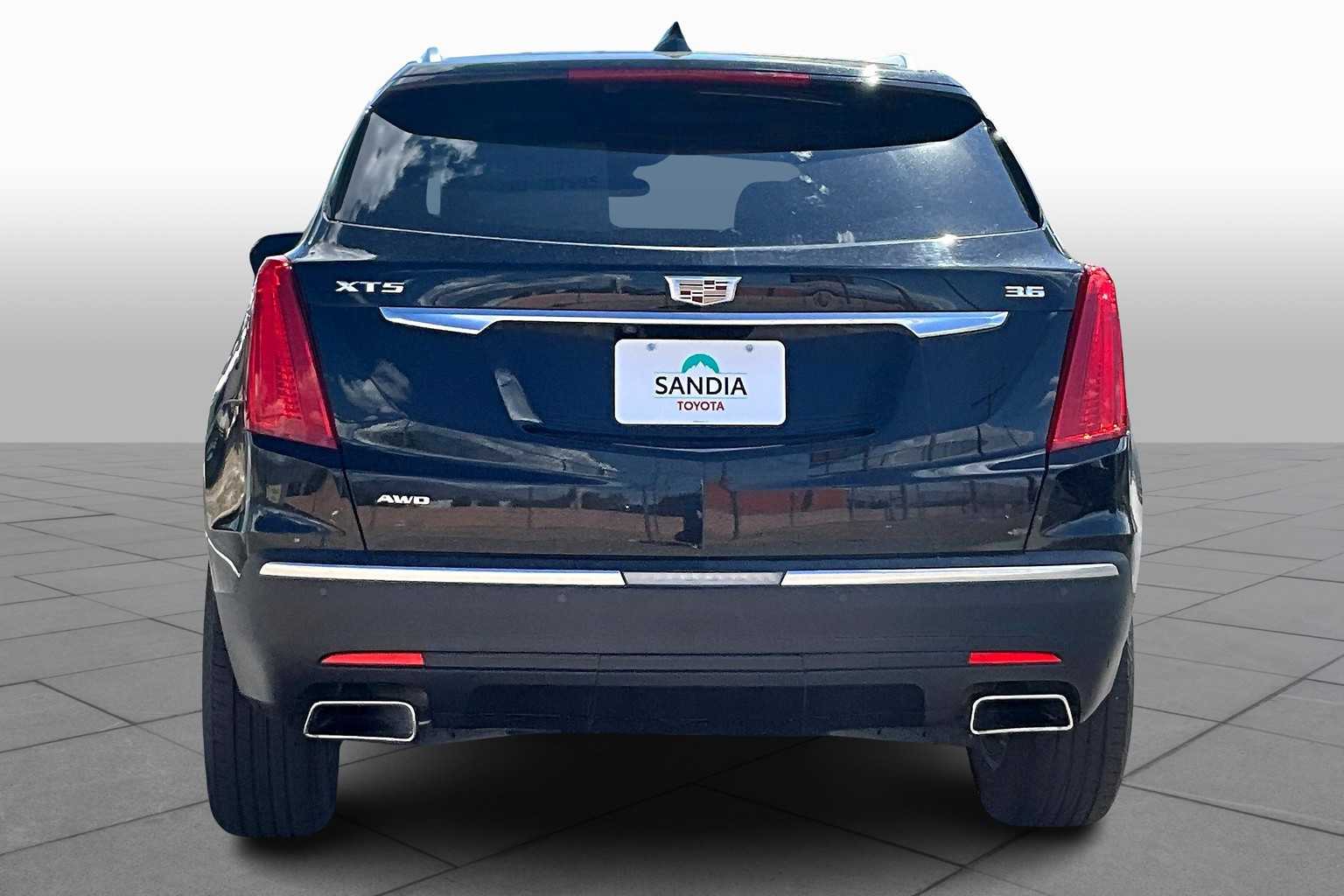 2019 Cadillac XT5 Luxury photo 3