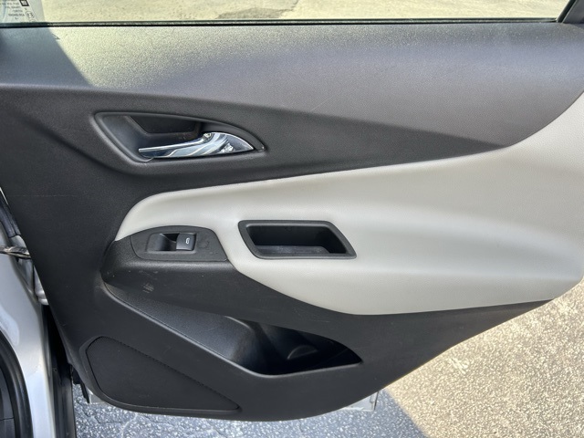 2019 Chevrolet Equinox LS photo 4