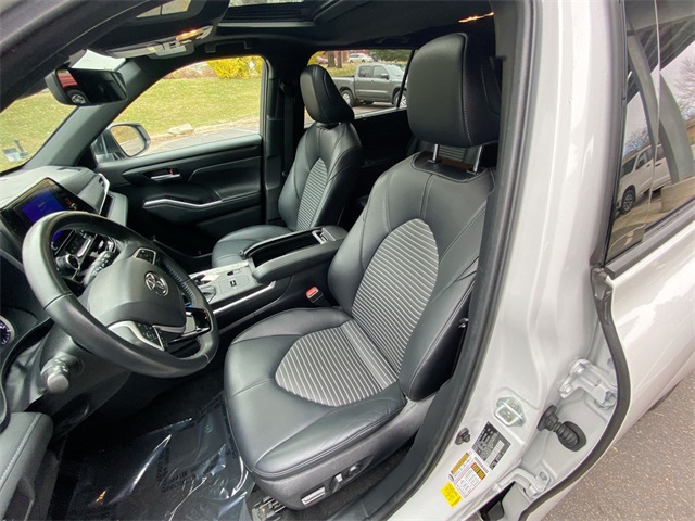 2023 Toyota Highlander XSE photo 3