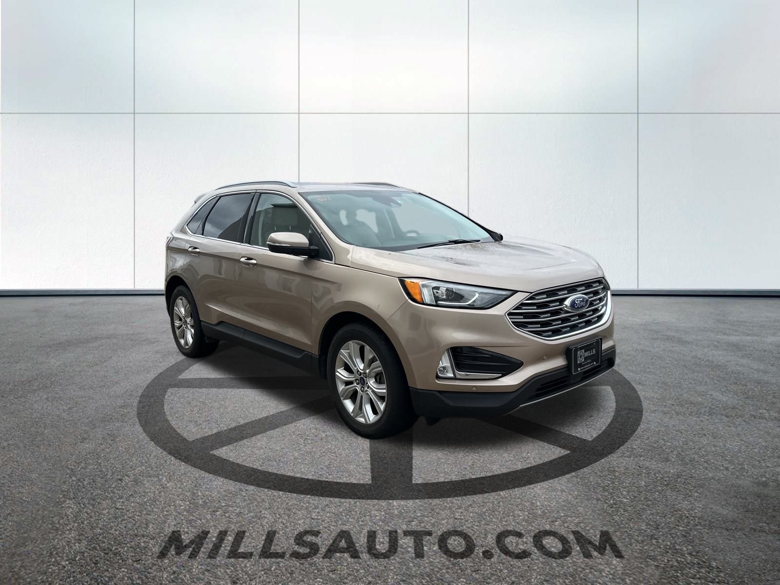 2020 Ford Edge Titanium photo 3