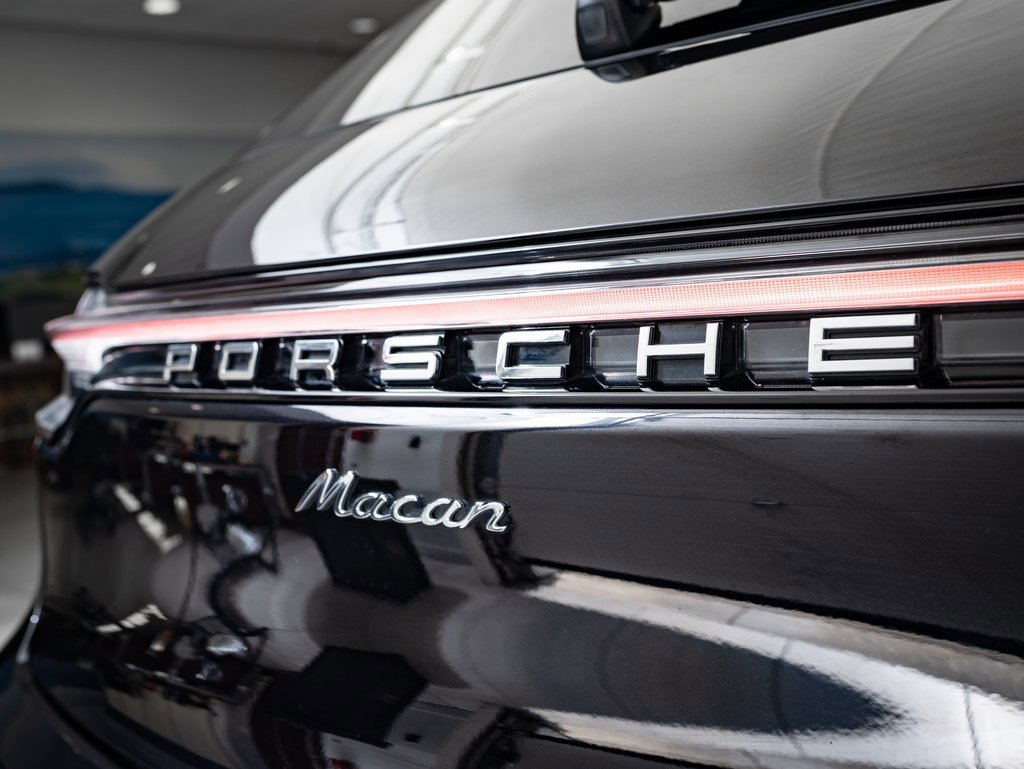 2024 Porsche Macan T photo 17
