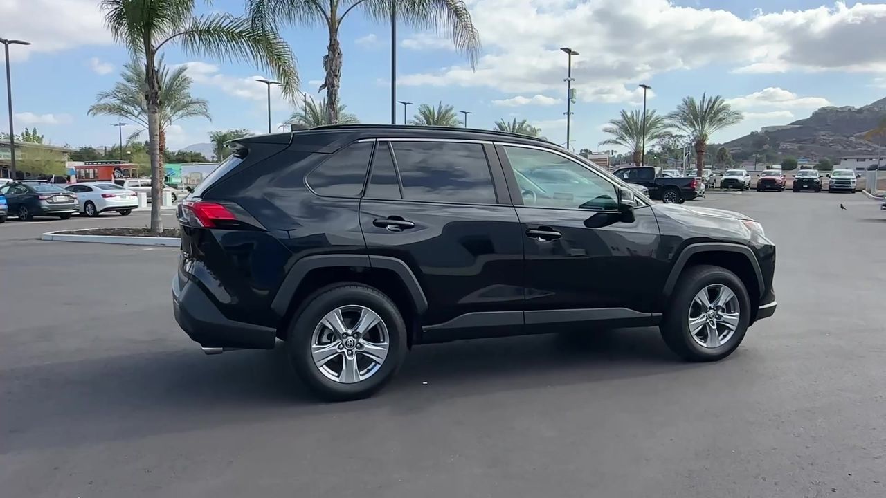 2022 Toyota RAV4 XLE photo 47