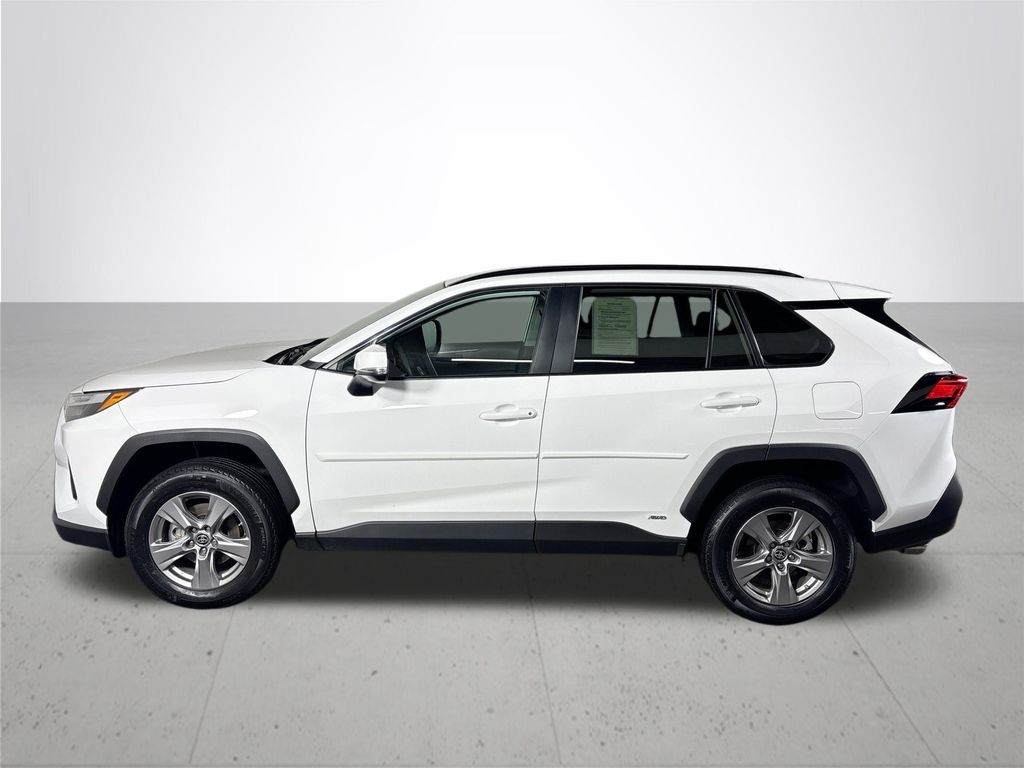 2024 Toyota RAV4 Hybrid LE photo 5